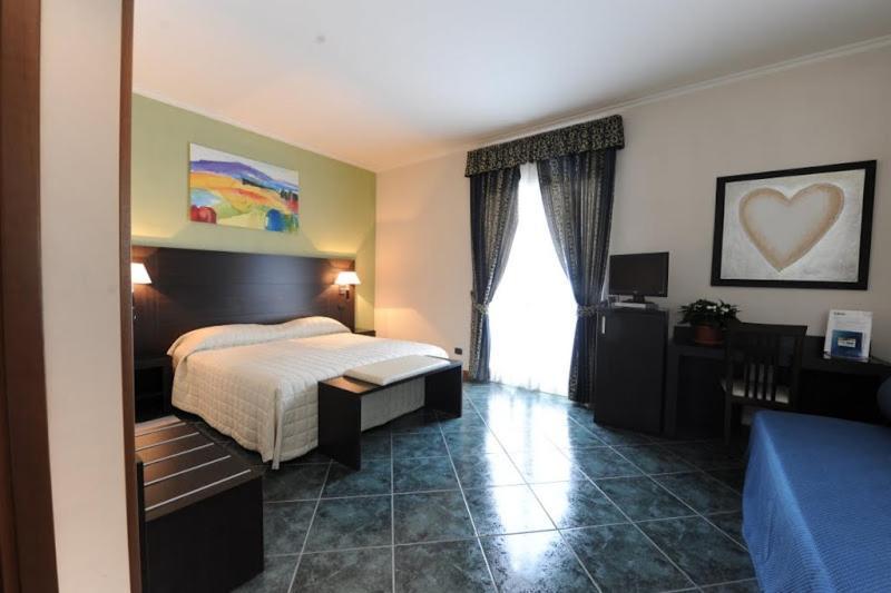 Hotel Palacavicchi Ciampino Buitenkant foto
