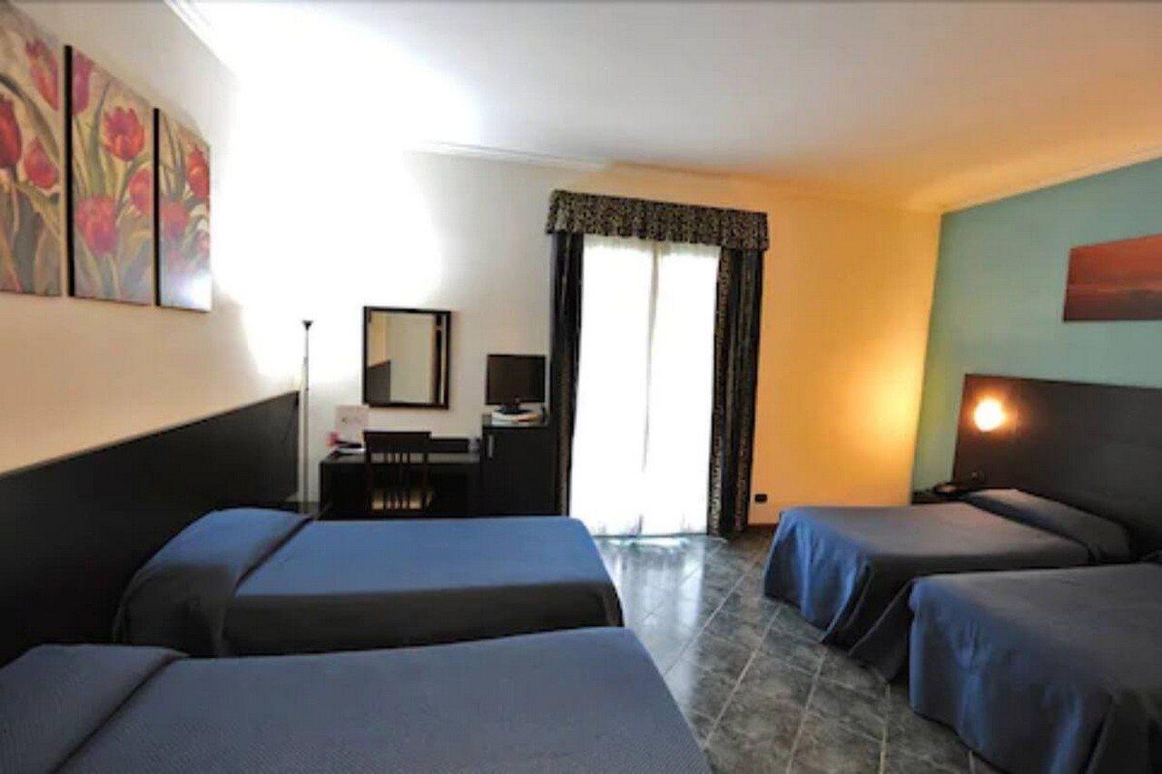 Hotel Palacavicchi Ciampino Buitenkant foto