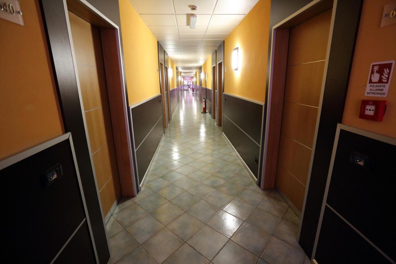 Hotel Palacavicchi Ciampino Buitenkant foto