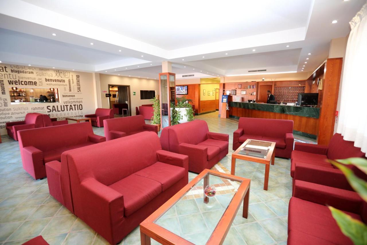 Hotel Palacavicchi Ciampino Buitenkant foto