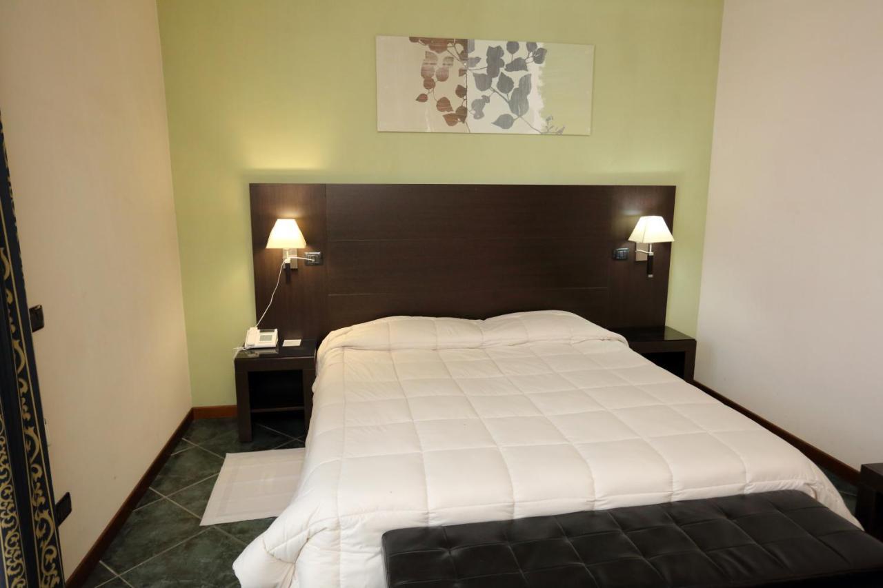 Hotel Palacavicchi Ciampino Buitenkant foto
