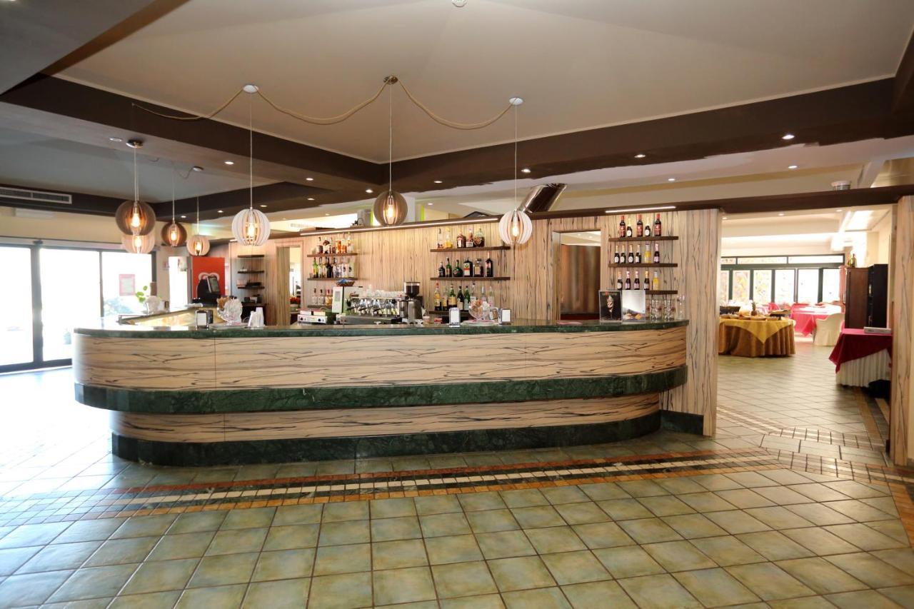 Hotel Palacavicchi Ciampino Buitenkant foto
