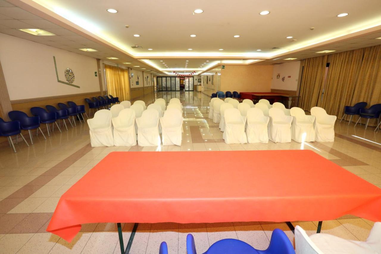 Hotel Palacavicchi Ciampino Buitenkant foto