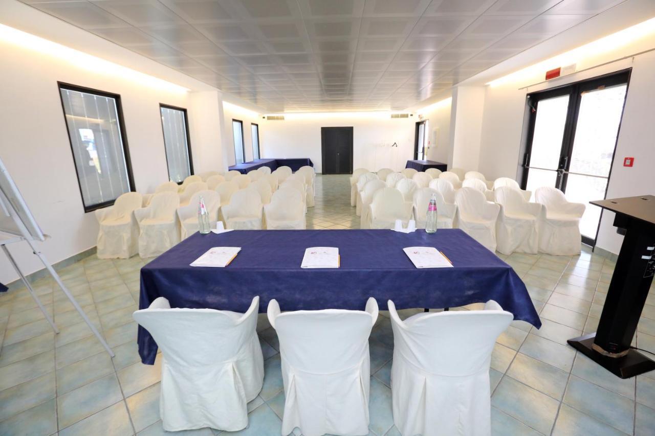 Hotel Palacavicchi Ciampino Buitenkant foto