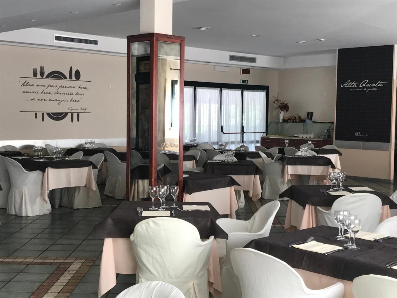 Hotel Palacavicchi Ciampino Buitenkant foto